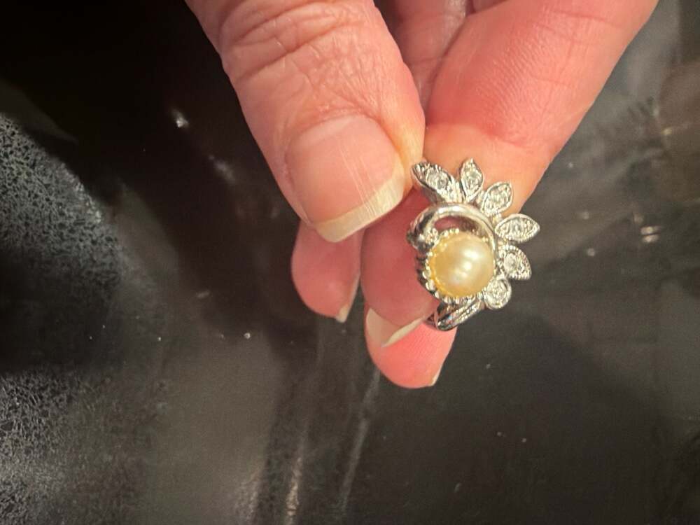 Vintage Avon "Fan Fare" Silver Tone Faux Pearl and Rhinestone Ring